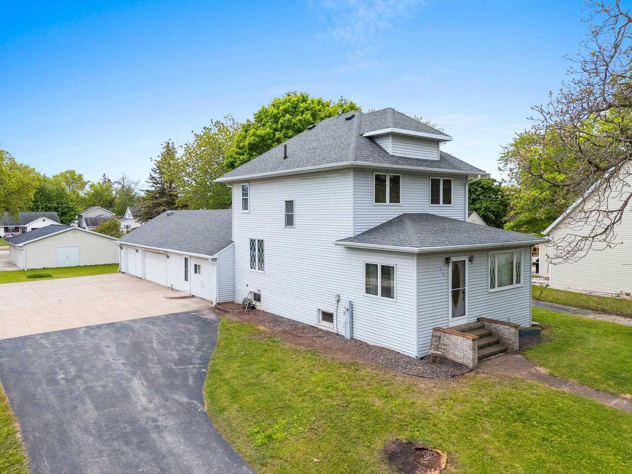Pulaski, WI 54162,314 SUMMIT STREET