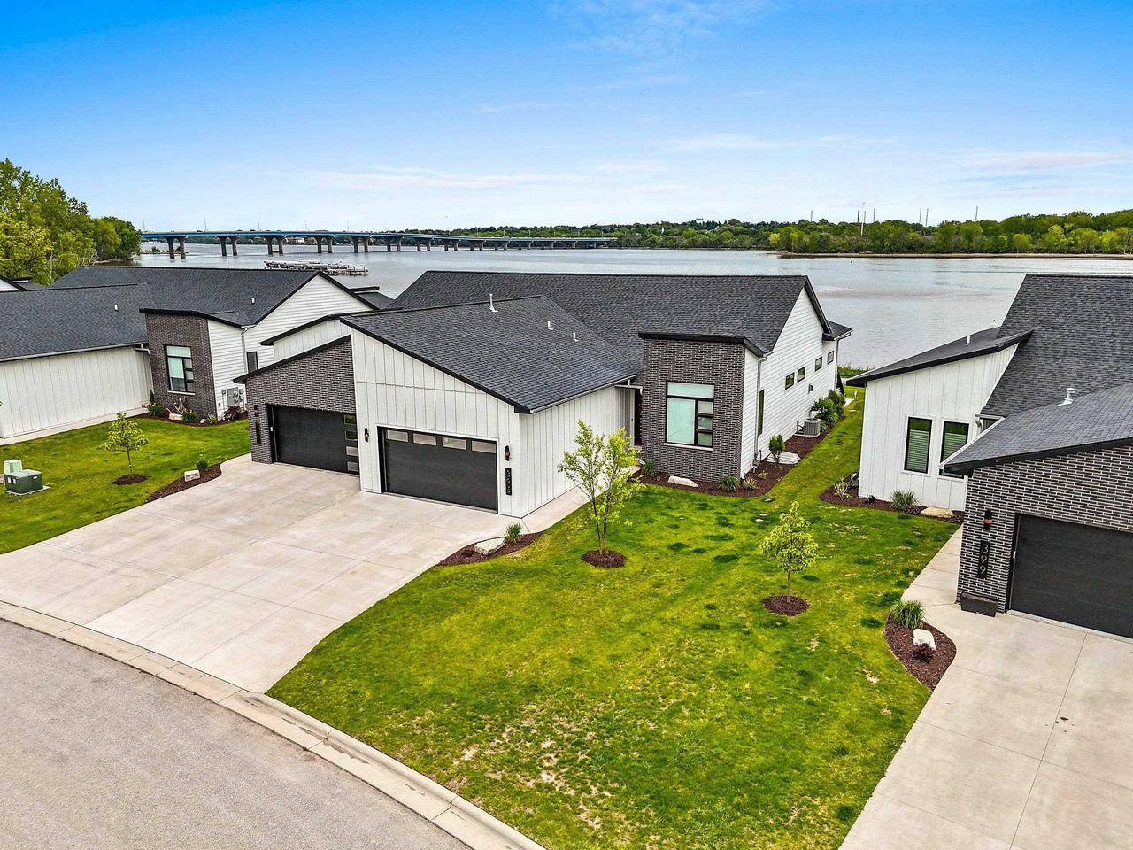 Green Bay, WI 54304,395 ALDON CIRCLE