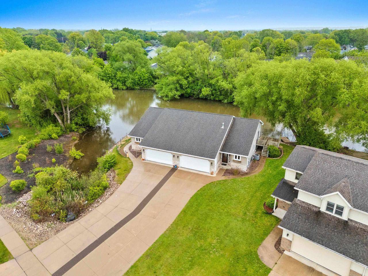 De Pere, WI 54115,533 S 9TH STREET