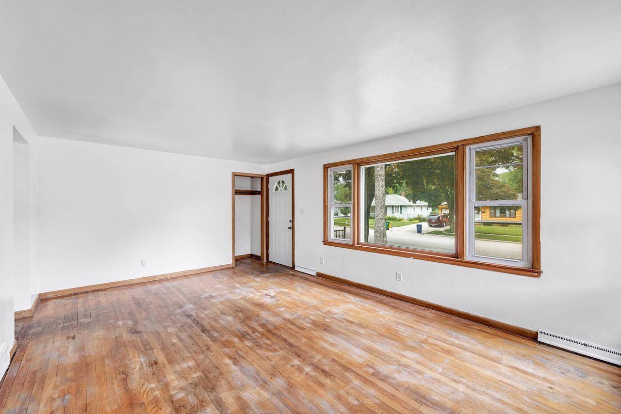 Green Bay, WI 54303,1597 WESTFIELD AVENUE