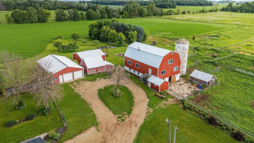 Omro, WI 54963,4752 GINNOW ROAD