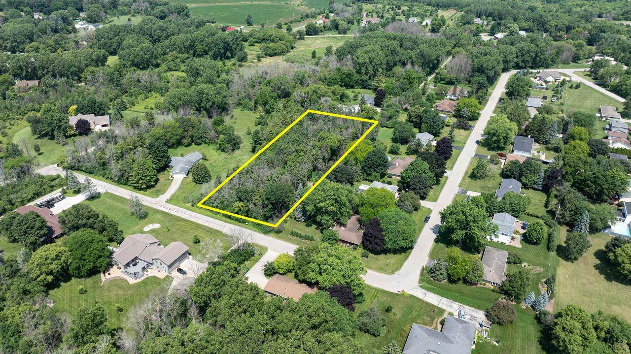 Neenah, WI 54956,VASSAR LANE