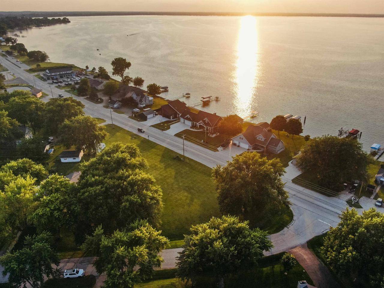 Fond Du Lac, WI 54935,N7393 WINNEBAGO DRIVE