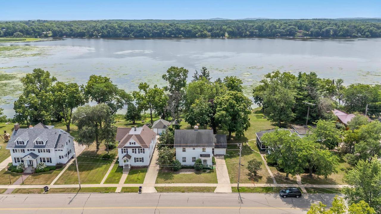 Montello, WI 53949,286 LAKE AVENUE