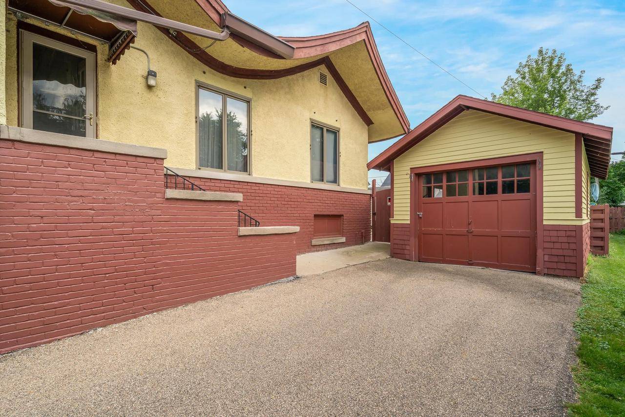 Appleton, WI 54911,703 S MEMORIAL DRIVE