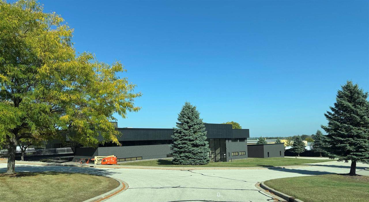 Green Bay, WI 54304,2985 S RIDGE ROAD