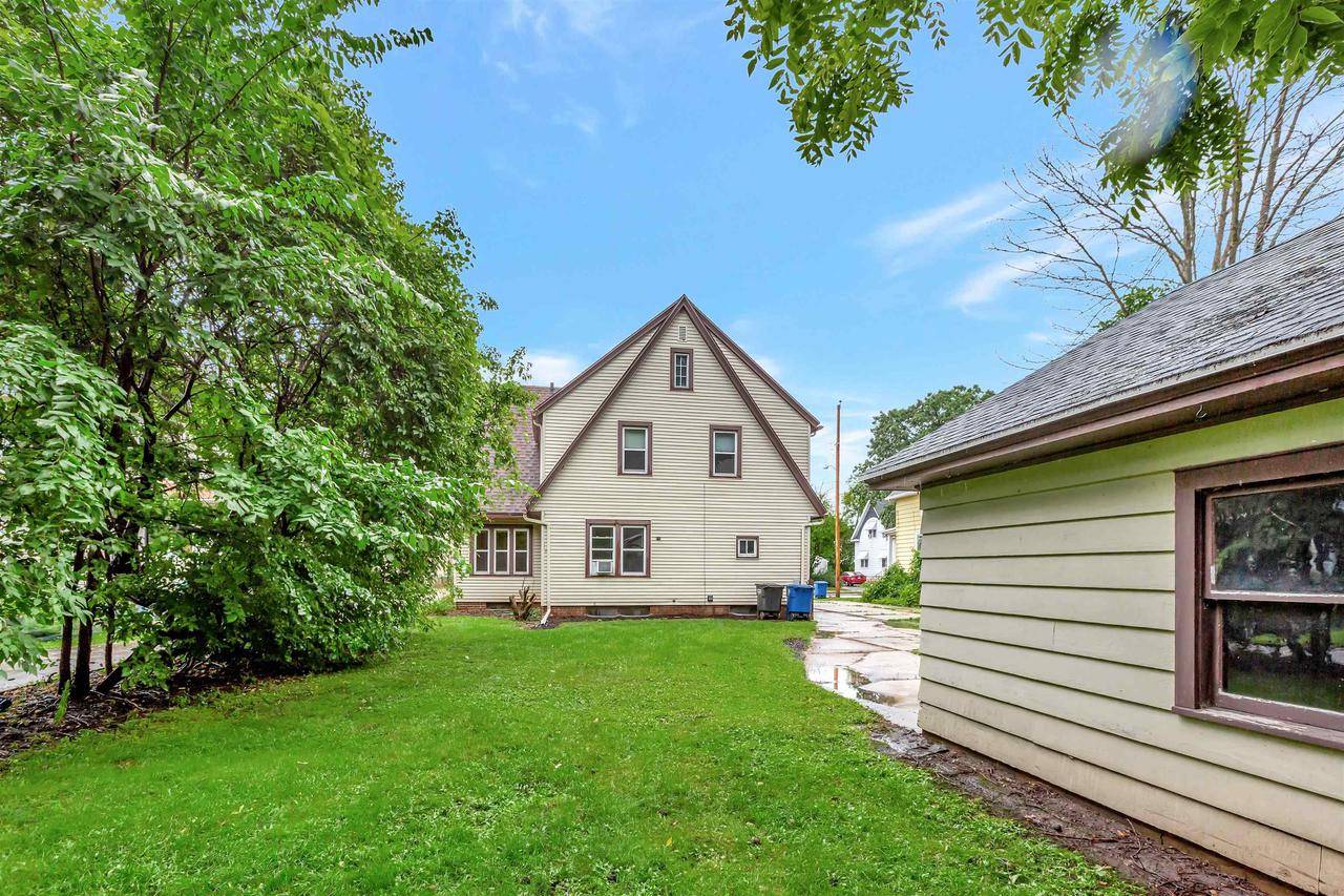 Oshkosh, WI 54901,829 PROSPECT AVENUE