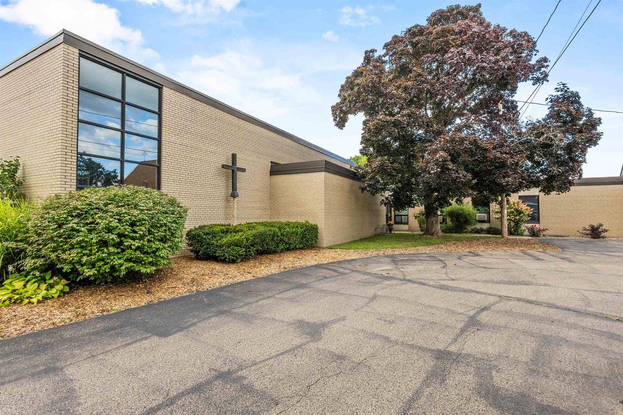 Shawano, WI 54166,100 W PRESBYTERIAN STREET