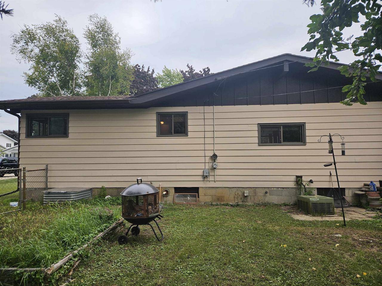 Menominee, MI 49858,3009 17TH STREET