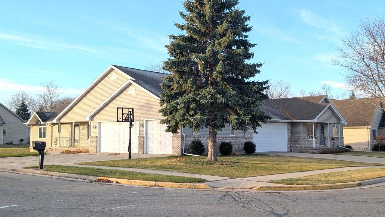 Brillion, WI 54110,100 BENTWOOD DRIVE