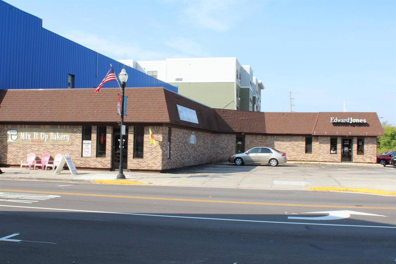 Fond Du Lac, WI 54935,68 N MAIN STREET