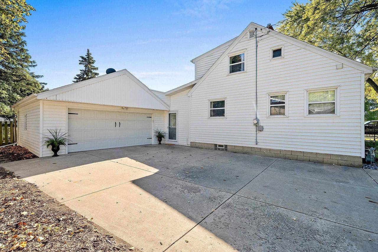 WI 54301,3313 S WEBSTER AVENUE