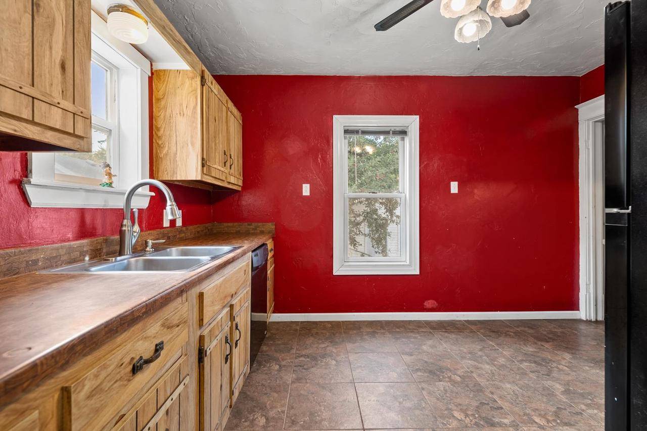 Green Bay, WI 54303,412 13TH AVENUE