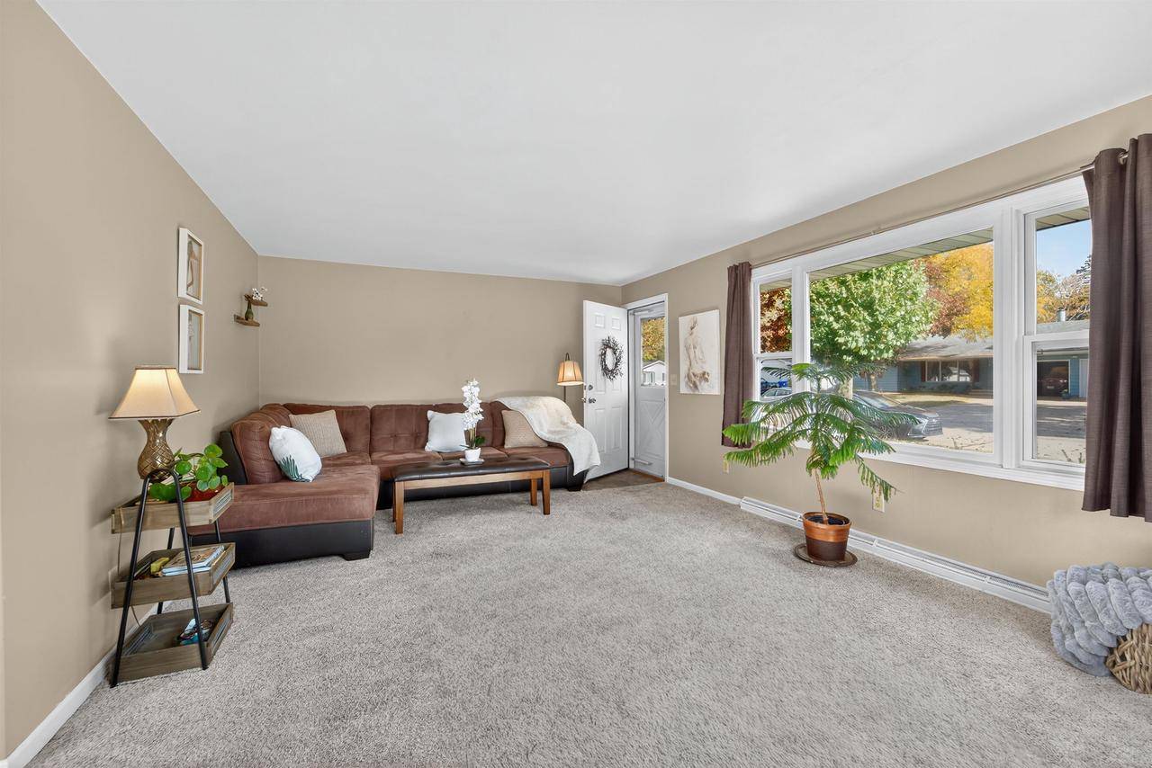 Appleton, WI 54914,2201 N ELINOR STREET