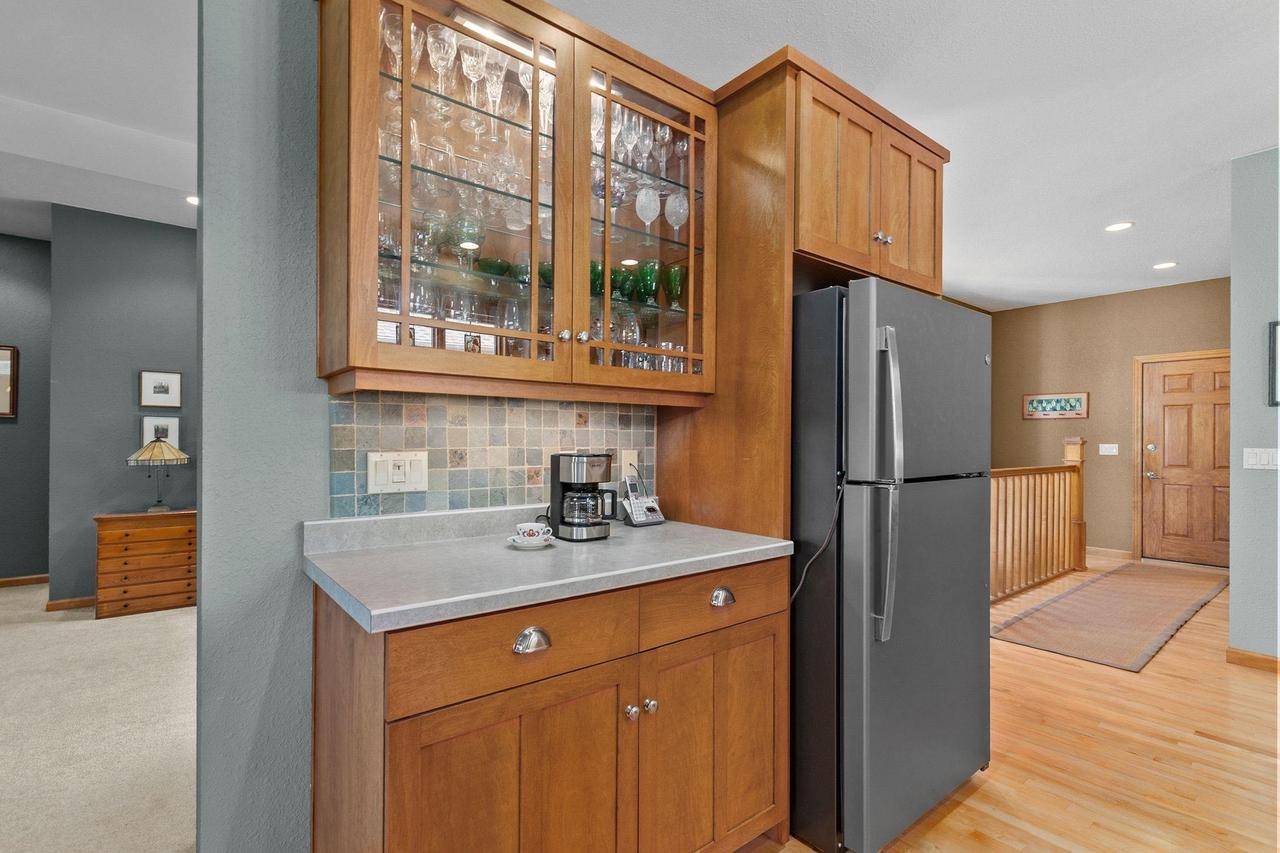 Appleton, WI 54913,924 E PONDVIEW COURT