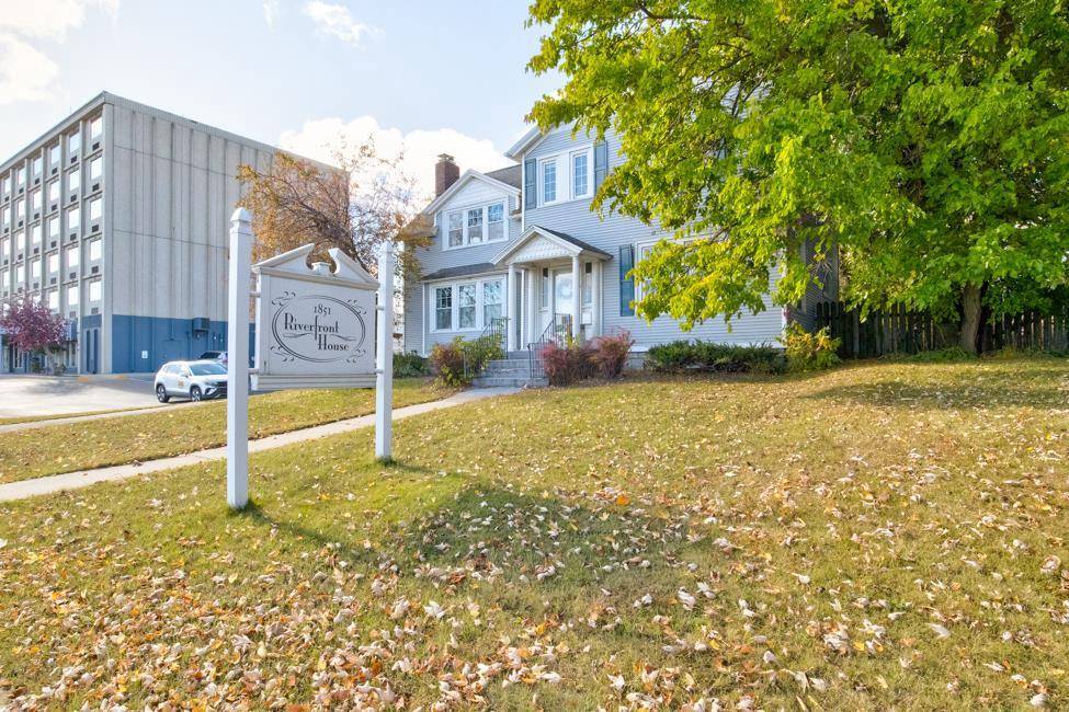 Marinette, WI 54143,1851 RIVERSIDE AVENUE