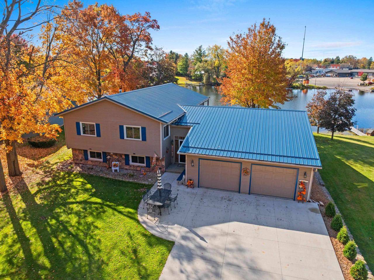 Shawano, WI 54166,250 ALPINE DRIVE