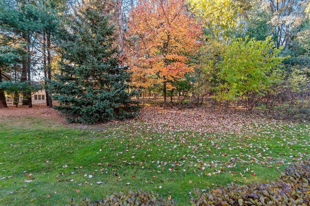 Green Bay, WI 54313,407 WOODFIELD DRIVE