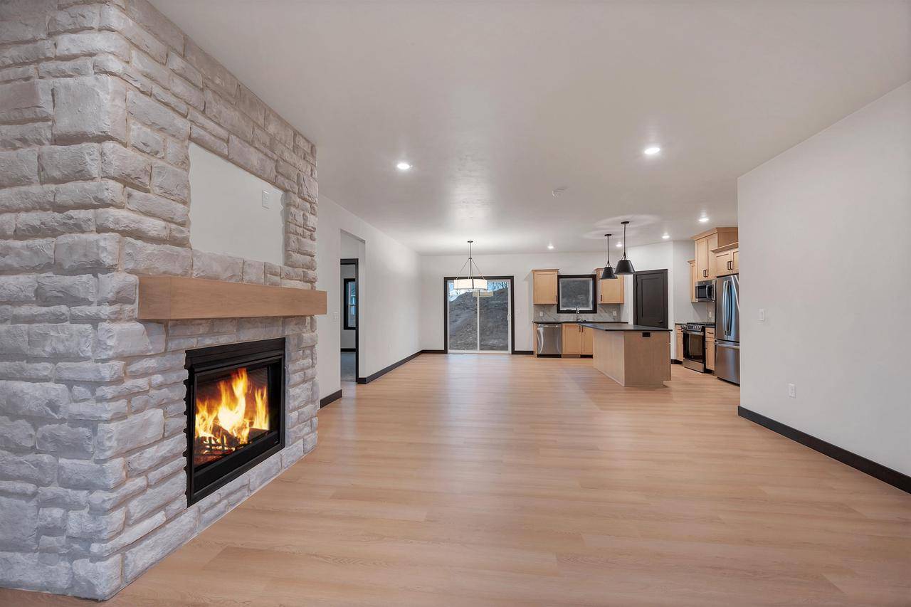 Francis Creek, WI 54214,903 MOONBEAM LANE