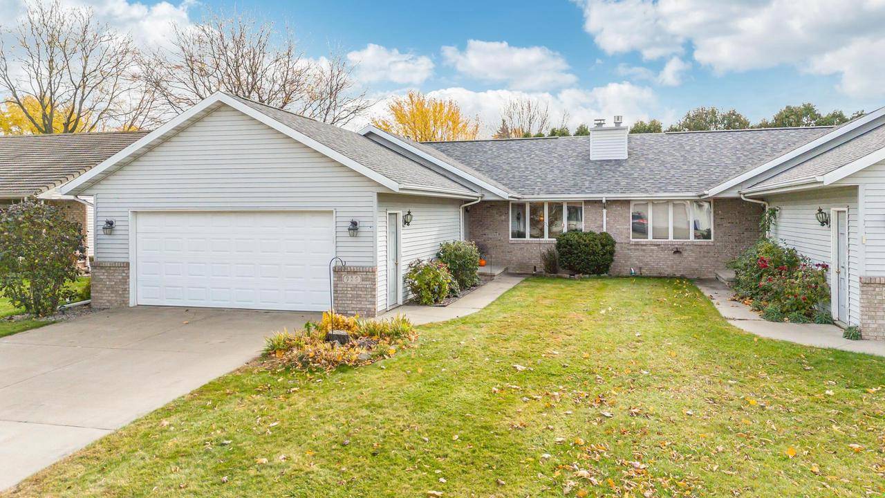 Little Chute, WI 54140,925 PLEASANTVIEW AVENUE
