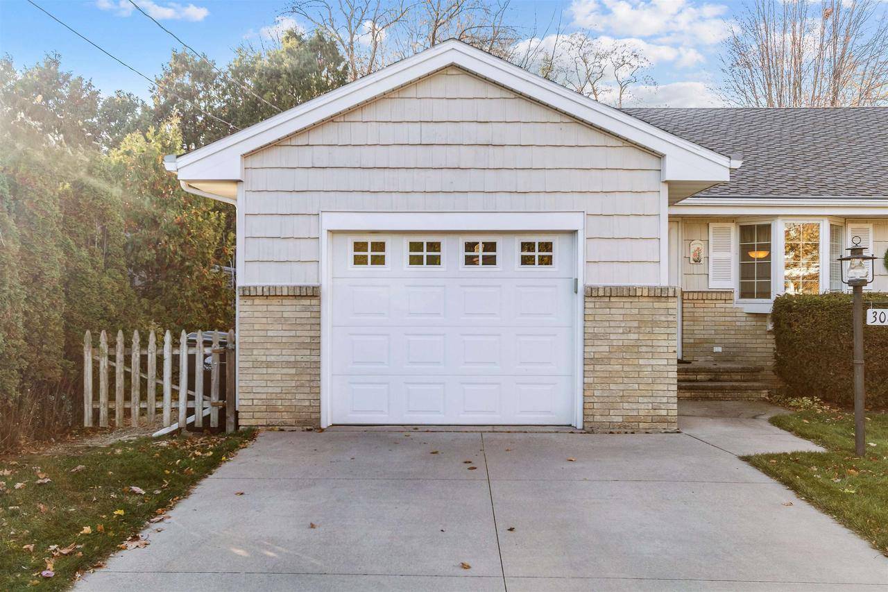 Neenah, WI 54956,308 11TH STREET