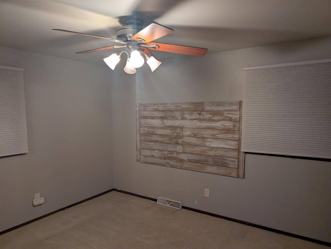 Neenah, WI 54956,1122 GREEN ACRES LANE