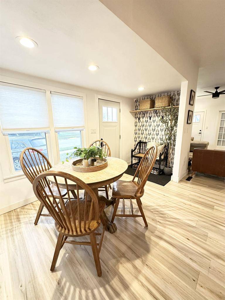 Seymour, WI 54165,135 W HICKORY STREET