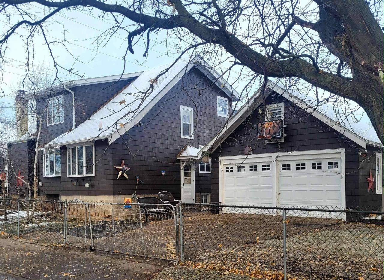 Oshkosh, WI 54901,924 GRAND STREET