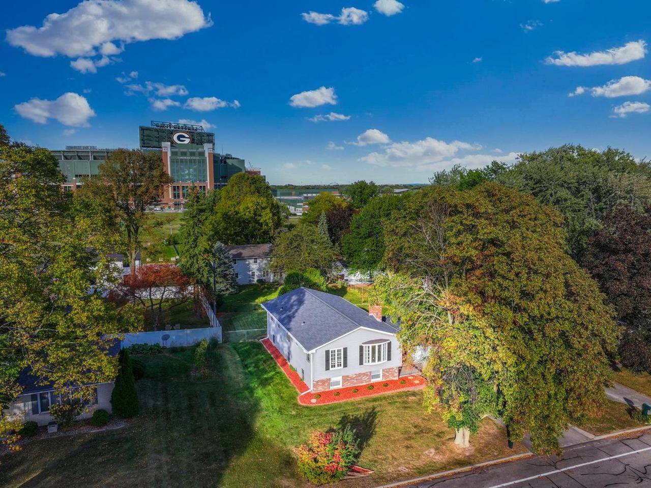 Green Bay, WI 54304,956 MORRIS AVENUE