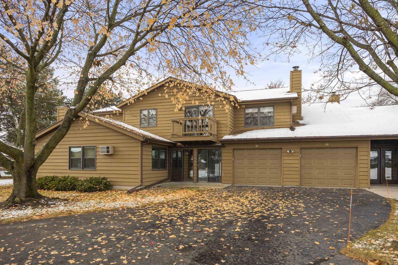 Neenah, WI 54956,1160 BRITTANY COURT #93
