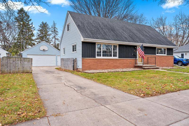 Appleton, WI 54914,925 W LINDBERGH STREET