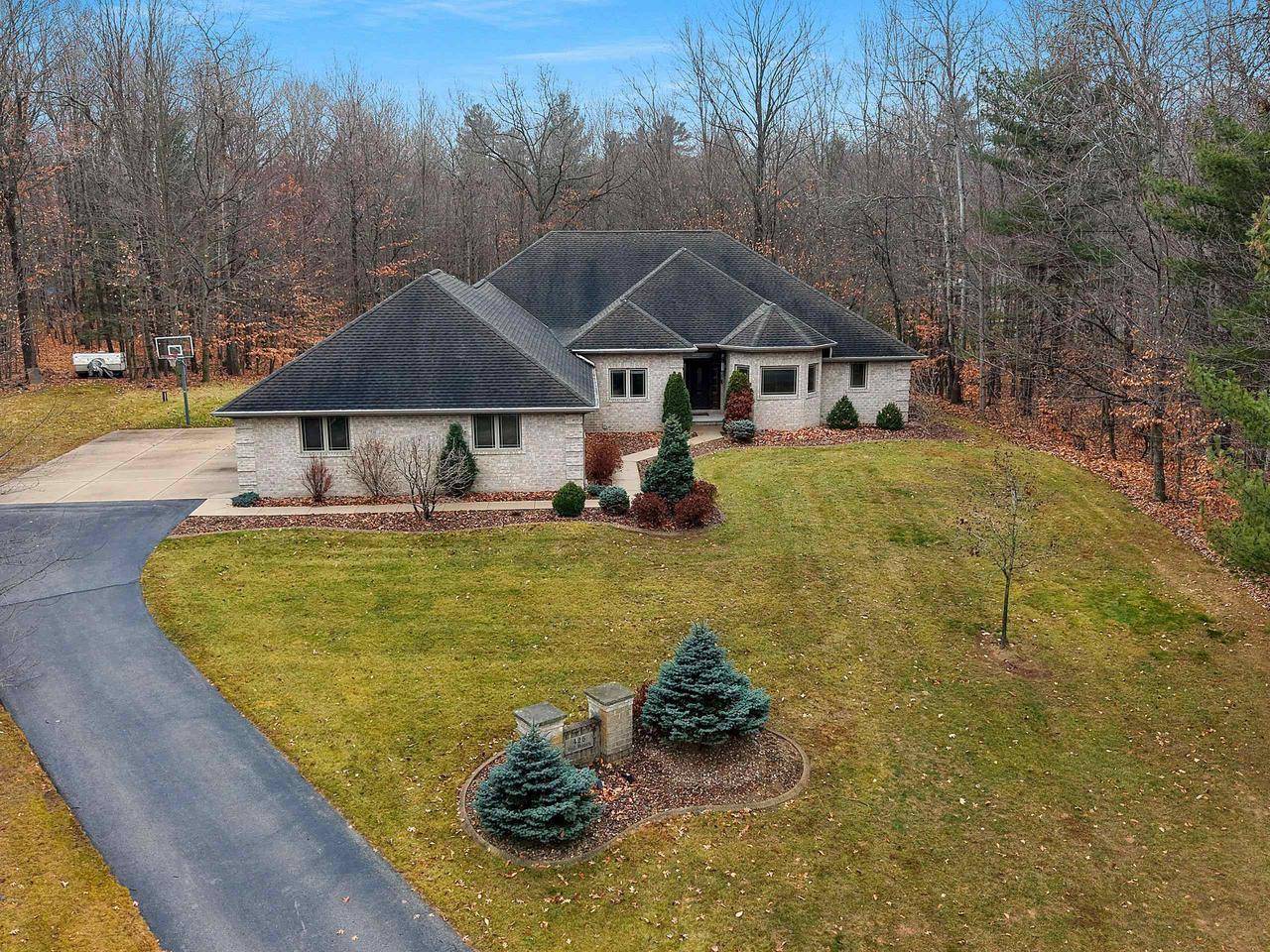 Little Suamico, WI 54141,425 HILL HAVEN COURT