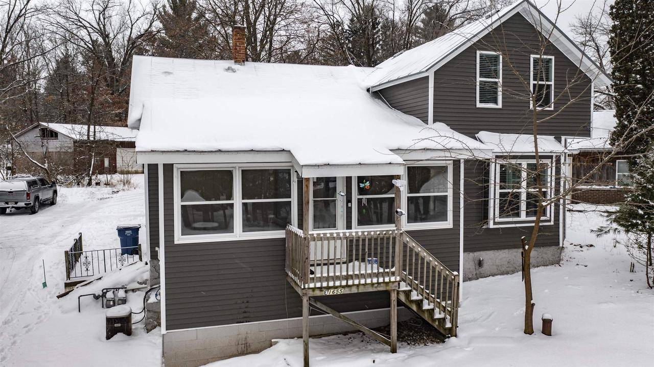 Waupaca, WI 54981,E1655 GRANDVIEW ROAD