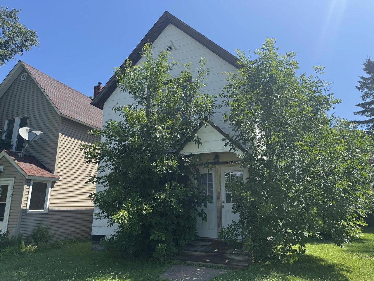 Superior, WI 54880,1210 Grand Ave