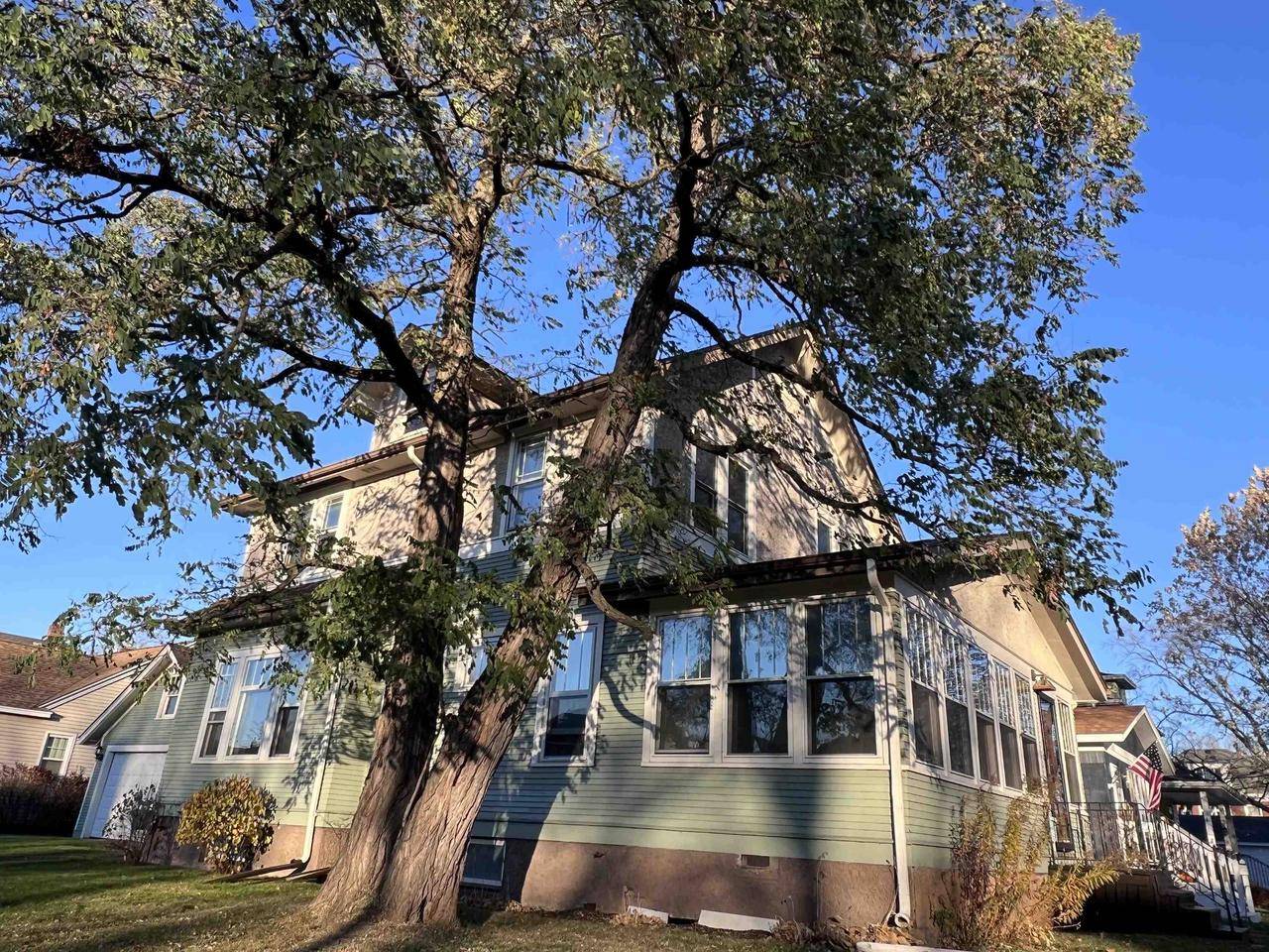 Superior, WI 54880,1423 N 26th St