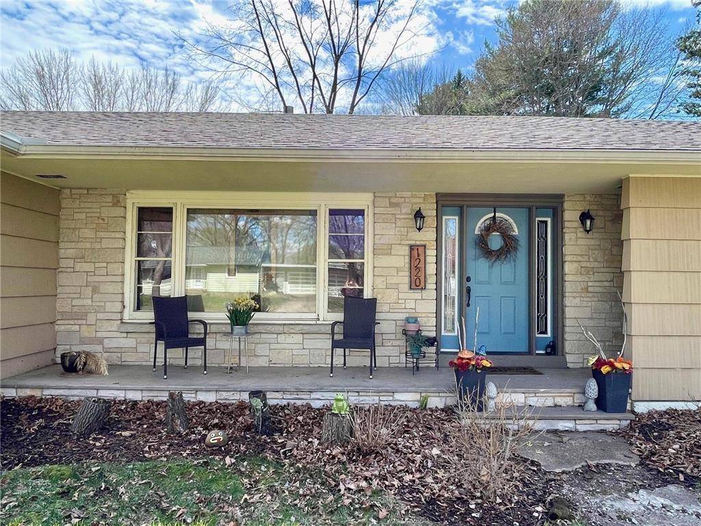 Menomonie, WI 54751,1220 1st Avenue