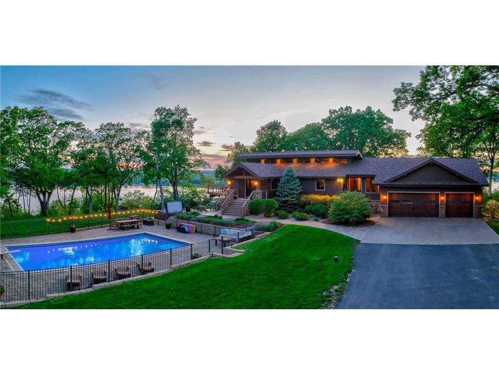 Hudson, WI 54016,233 River Heights Trail