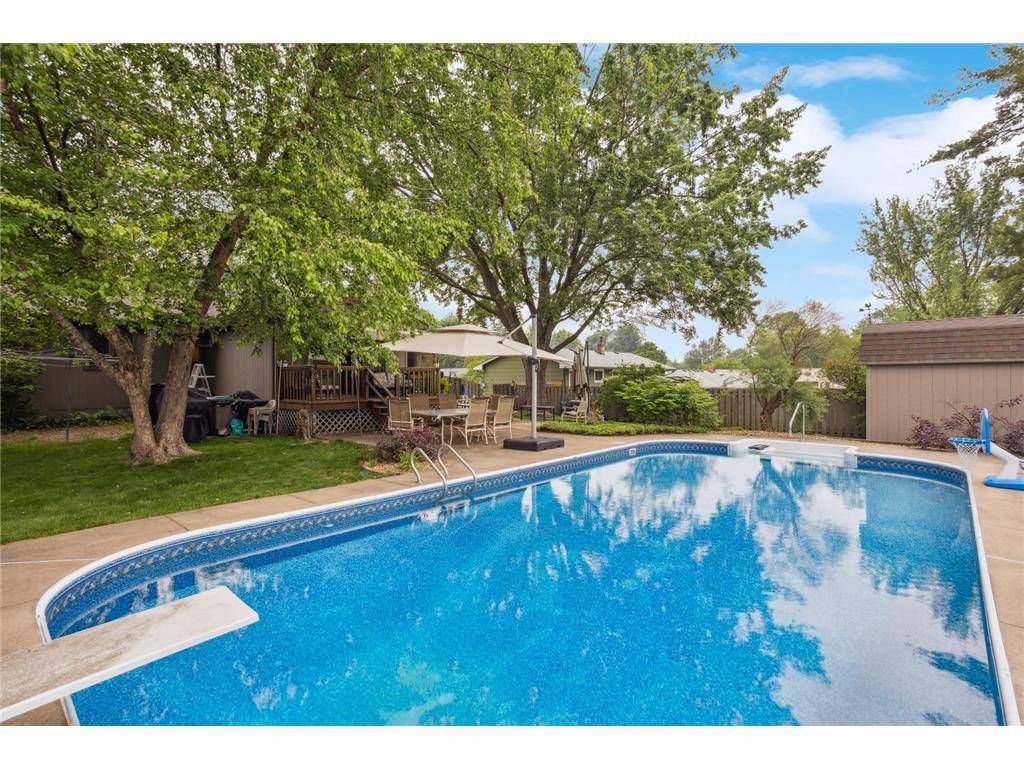 Saint Paul, MN 55109,2797 Hilltop Court