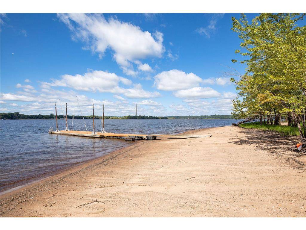 Hudson, WI 54016,241 Starrwood