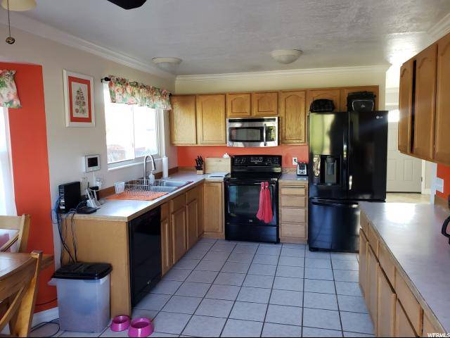 Tooele, UT 84074,885 E LEFT HAND N