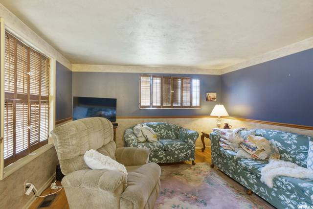 Sandy, UT 84094,10384 S AMARYLLIS DR