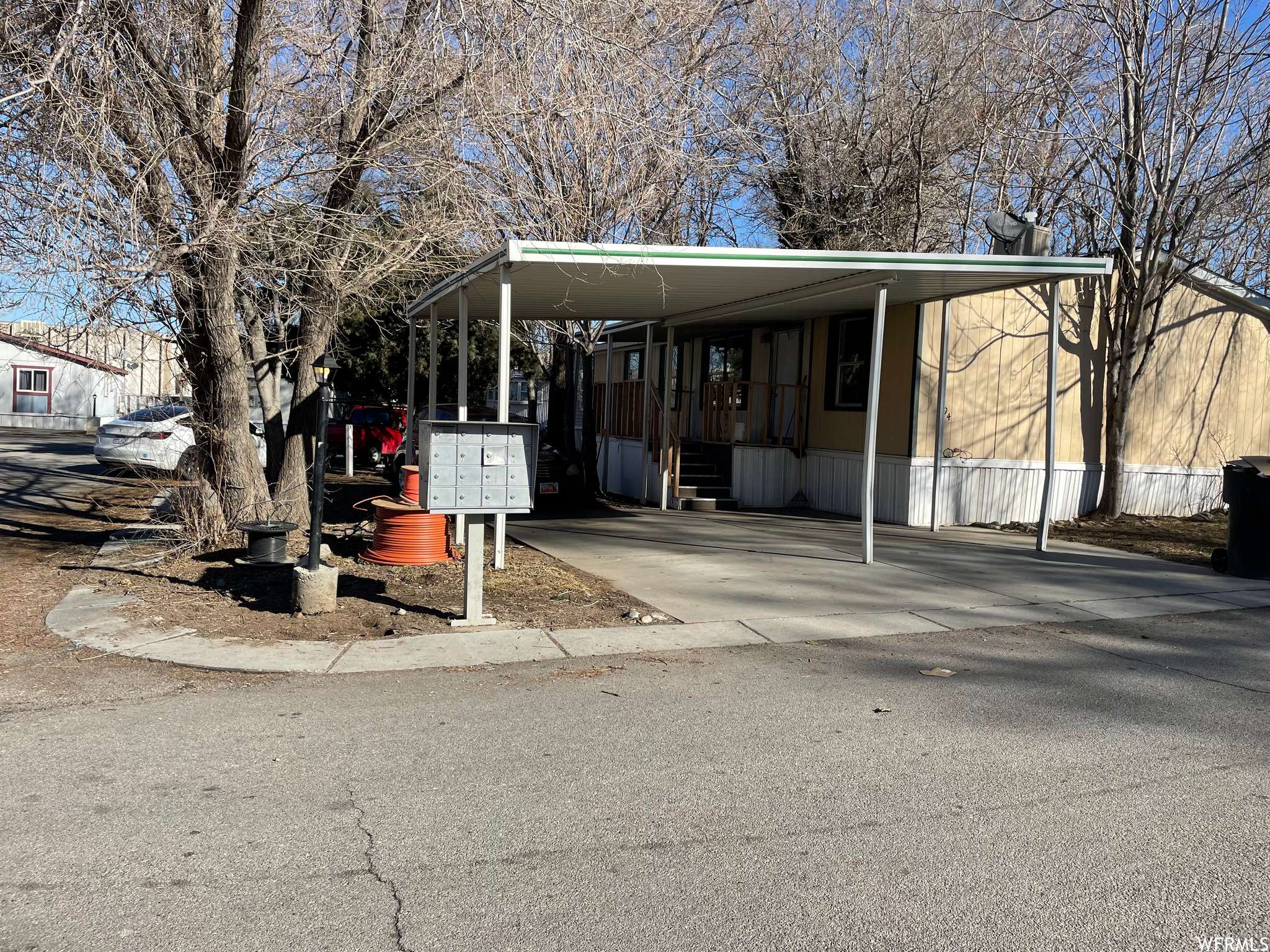 Sandy, UT 84070,194 W EASTGATE DR