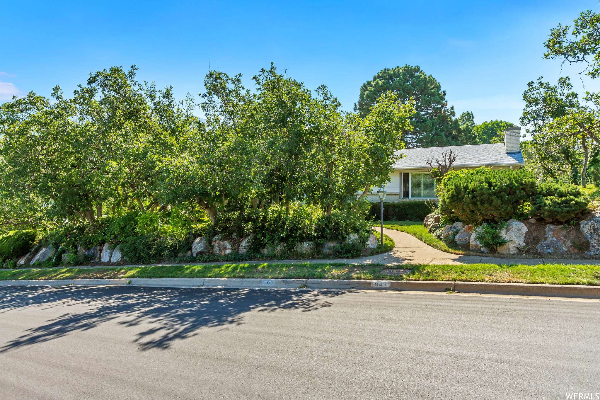 South Ogden, UT 84403,849 VISTA DR