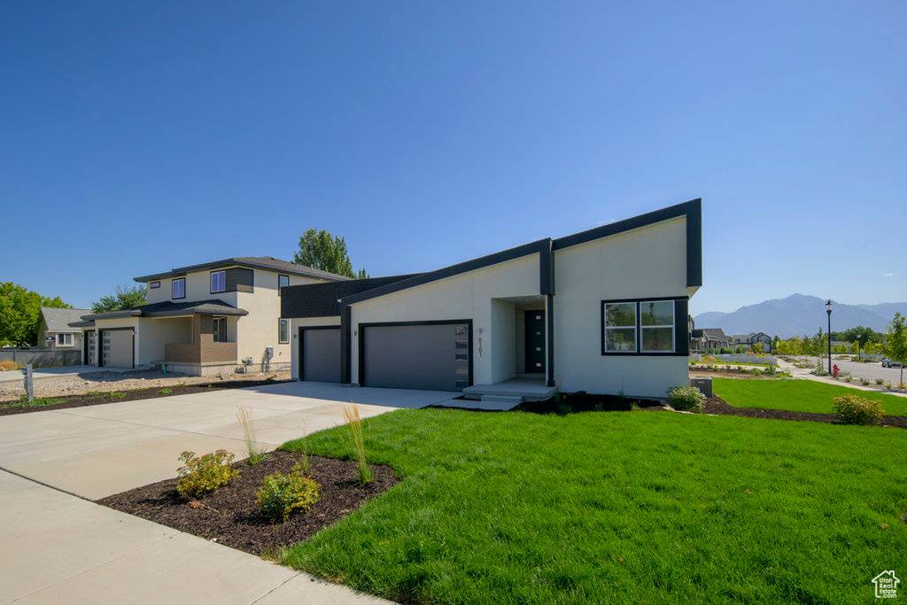 West Jordan, UT 84088,8181 S MAPLELEAF WAY #214