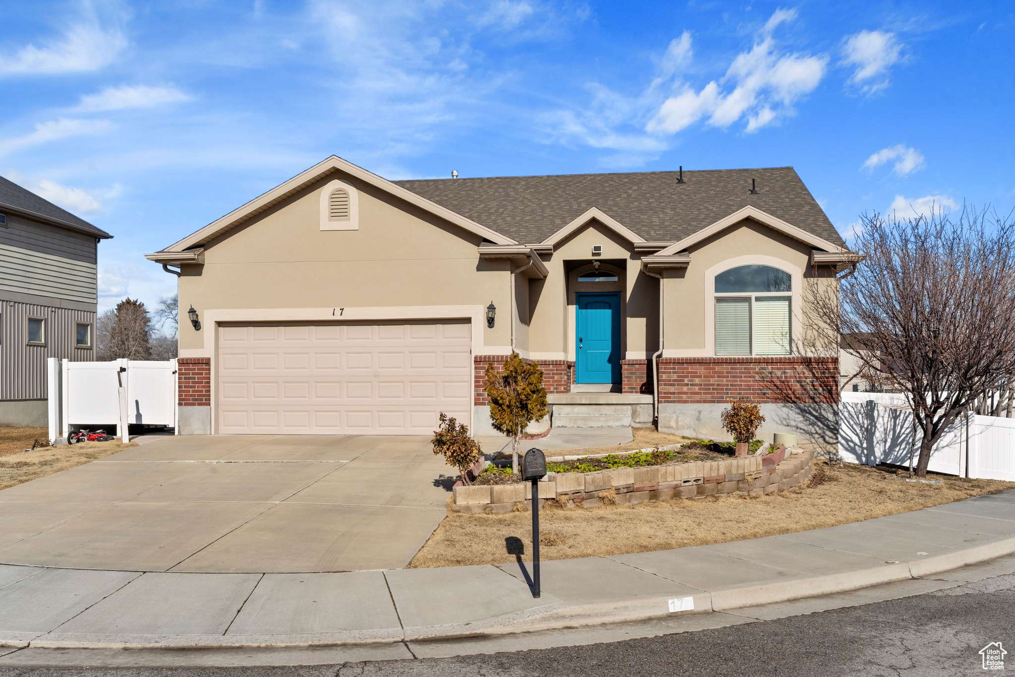 Murray, UT 84107,17 E HANAUER PL S