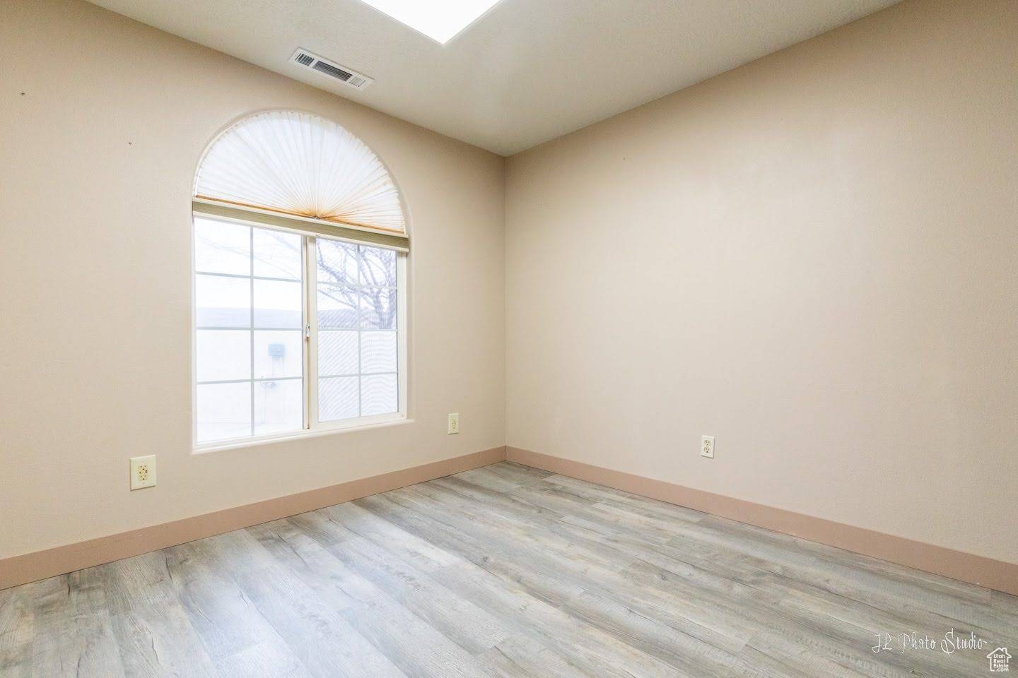 La Verkin, UT 84745,574 N 360 W