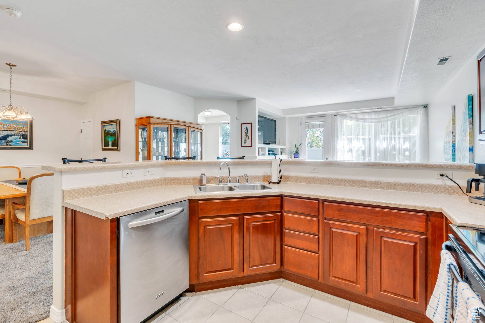 West Jordan, UT 84084,6789 S VALENCE LN