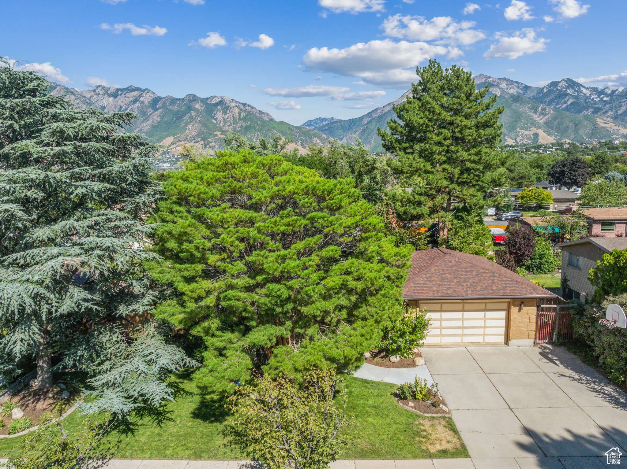 Cottonwood Heights, UT 84121,7075 S CHERRY TREE LN