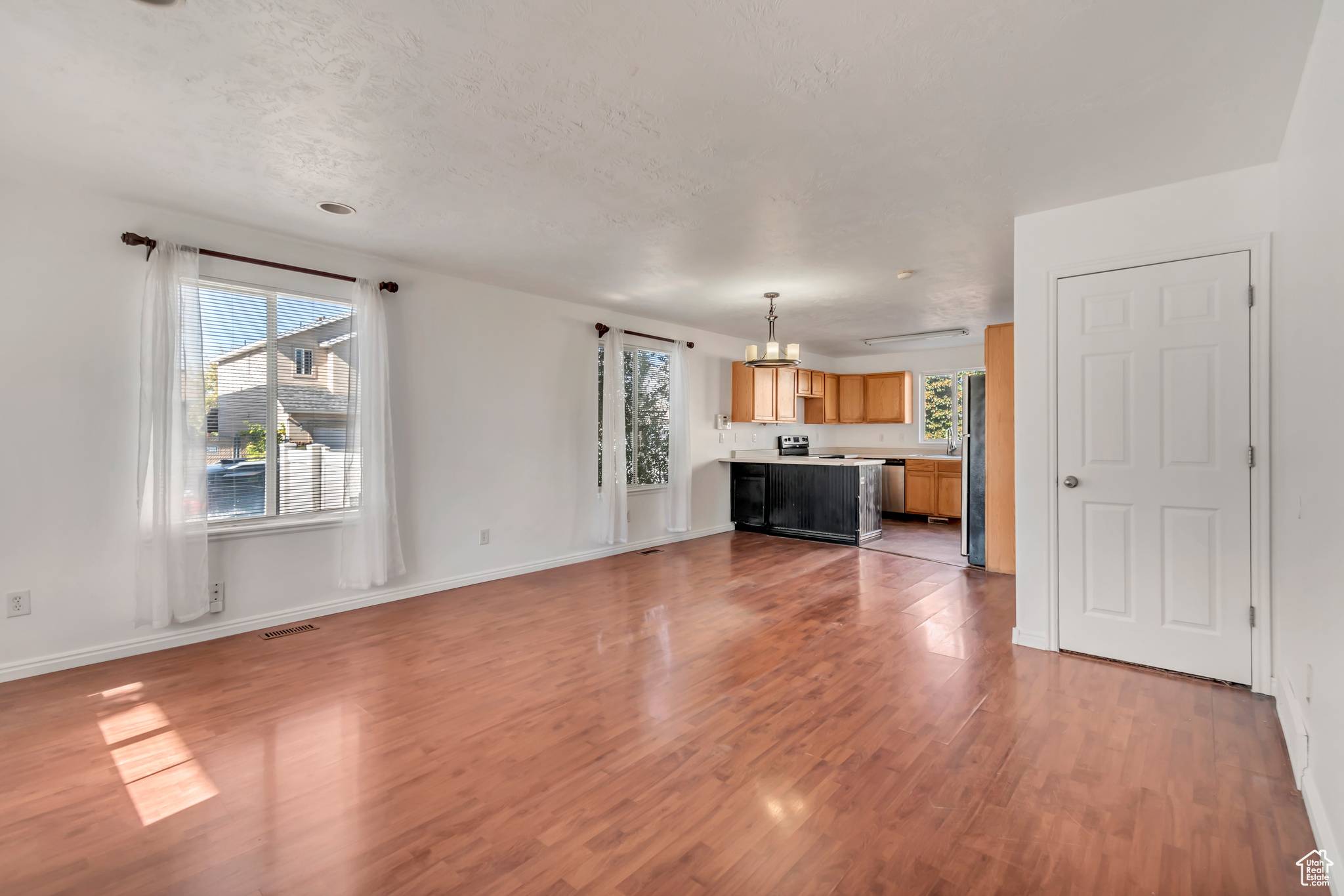 Salt Lake City, UT 84104,1626 W FRANKIE CIR