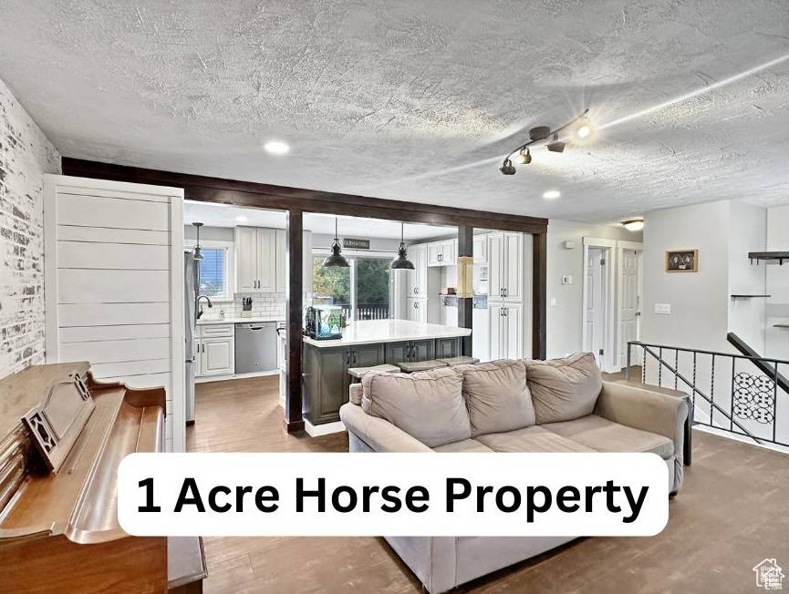Hooper, UT 84315,5272 W 4000 S